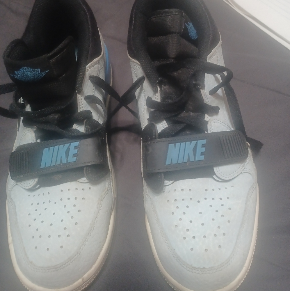 Nike Jordan Legacy size 8.5 pale blue